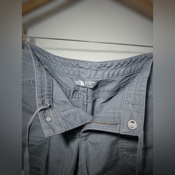 The North Face canvas shorts grey 16 - Picture 4 of 4